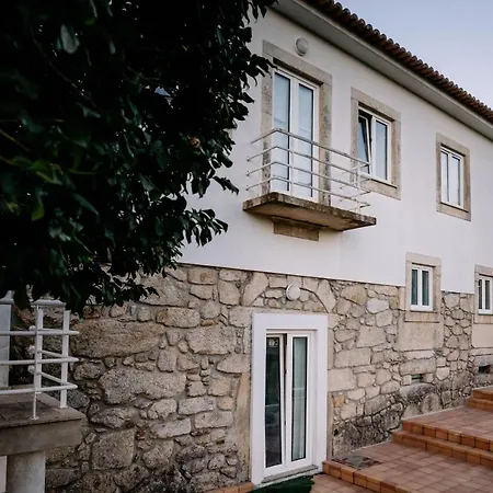 Hétvégi ház The Valley, Apartamentos Em Casa De Campo Nas Montanhas Magicas - A Sala E A Cozinha, Localizadas Numa Cabana De Madeira, Sao Partilhadas Vale de Cambra