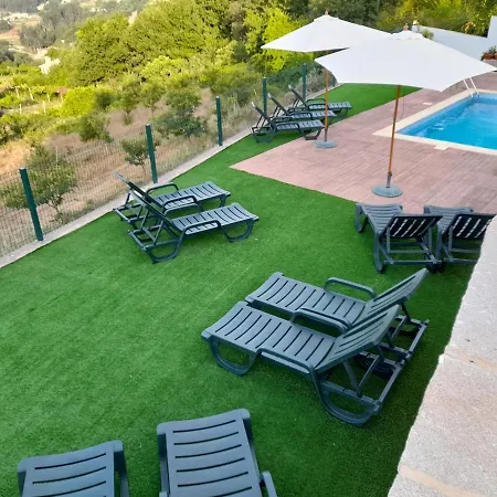 The Valley, Apartamentos Em Casa De Campo Nas Montanhas Magicas - A Sala E A Cozinha, Localizadas Numa Cabana De Madeira, Sao Partilhadas *