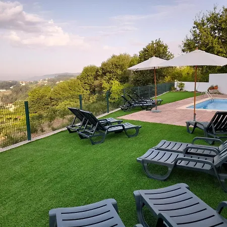 Hétvégi ház The Valley, Apartamentos Em Casa De Campo Nas Montanhas Magicas - A Sala E A Cozinha, Localizadas Numa Cabana De Madeira, Sao Partilhadas *