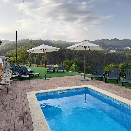 The Valley, Apartamentos Em Casa De Campo Nas Montanhas Magicas - A Sala E A Cozinha, Localizadas Numa Cabana De Madeira, Sao Partilhadas Hétvégi ház