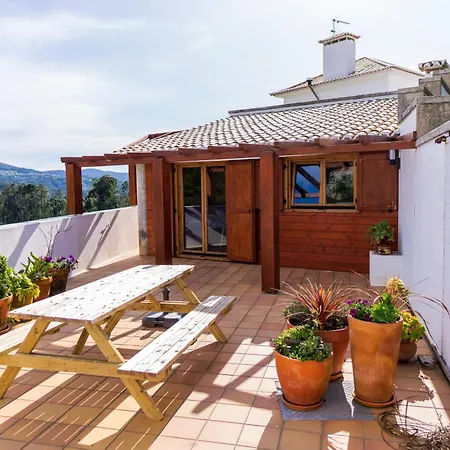 The Valley, Apartamentos Em Casa De Campo Nas Montanhas Magicas - A Sala E A Cozinha, Localizadas Numa Cabana De Madeira, Sao Partilhadas Vale de Cambra